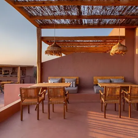 Akre - Designed For Adults Stelida (Naxos)