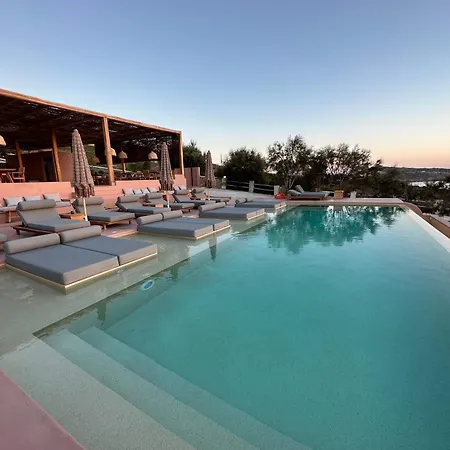 Akre - Designed For Adults Hotel 4*