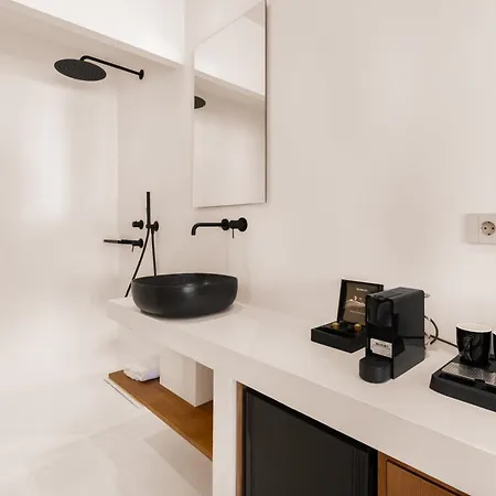 Hotel Akre - Designed For Adults