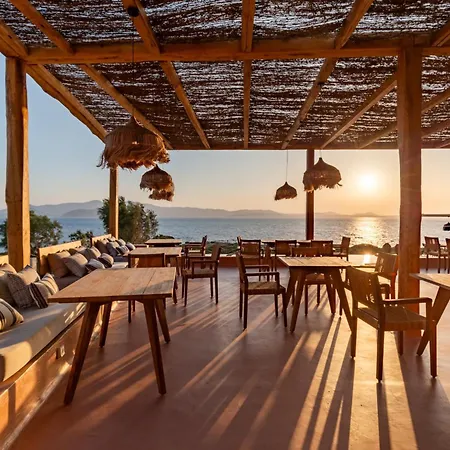 Akre - Designed For Adults 4*